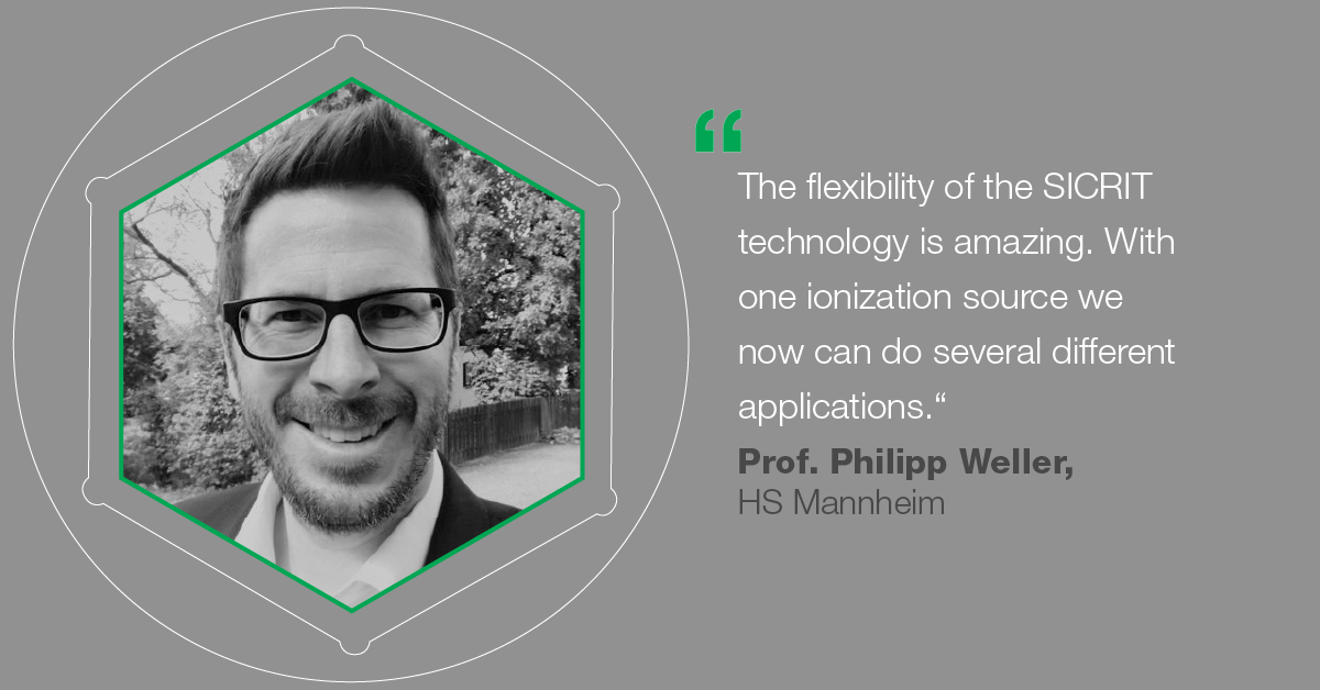 Photograph of Prof. Philipp Weller, Plasmion customer, in an ion-source-shape and a quote concerning their experience with the product